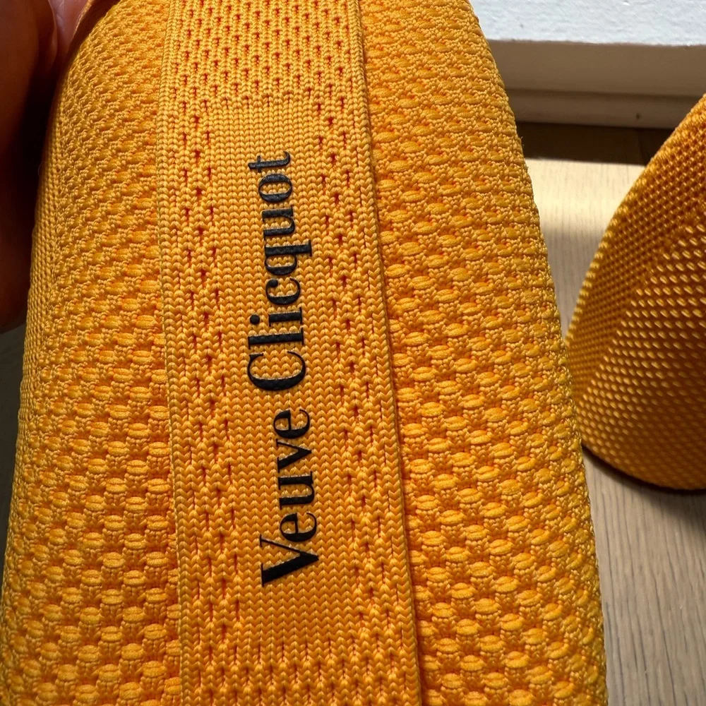 NWT: Veuve Clicquot insulated ice jackets (sleeves) - new style!!
